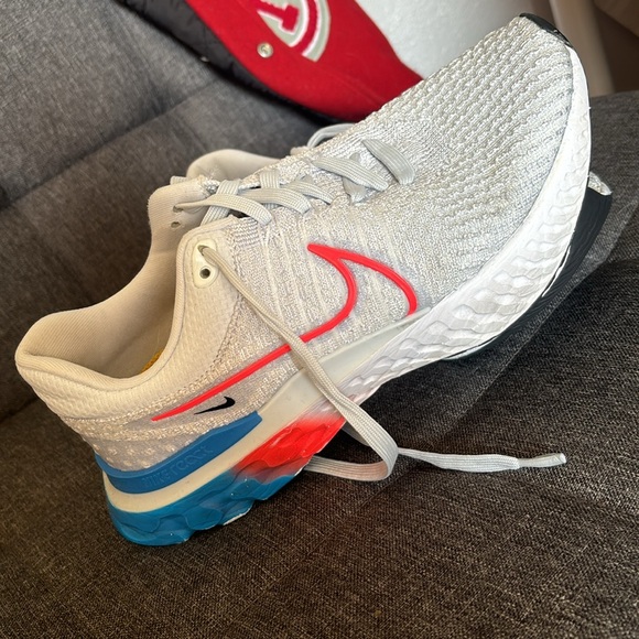 Near new nike reacts! I’ve worn them a few times! - Picture 2 of 3